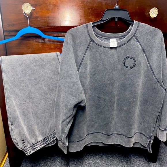 PINK Victoria's Secret Other - PINK gray set Sz Large